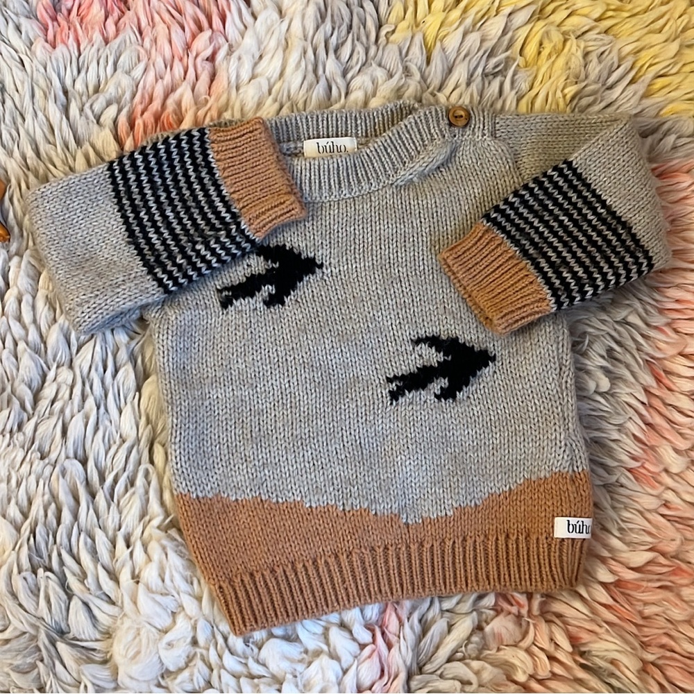 Softest búho alpaca and wool sweater with wooden button details